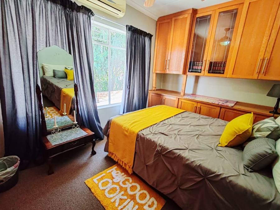 5 Bedroom Property for Sale in Grimbeeck Park North West